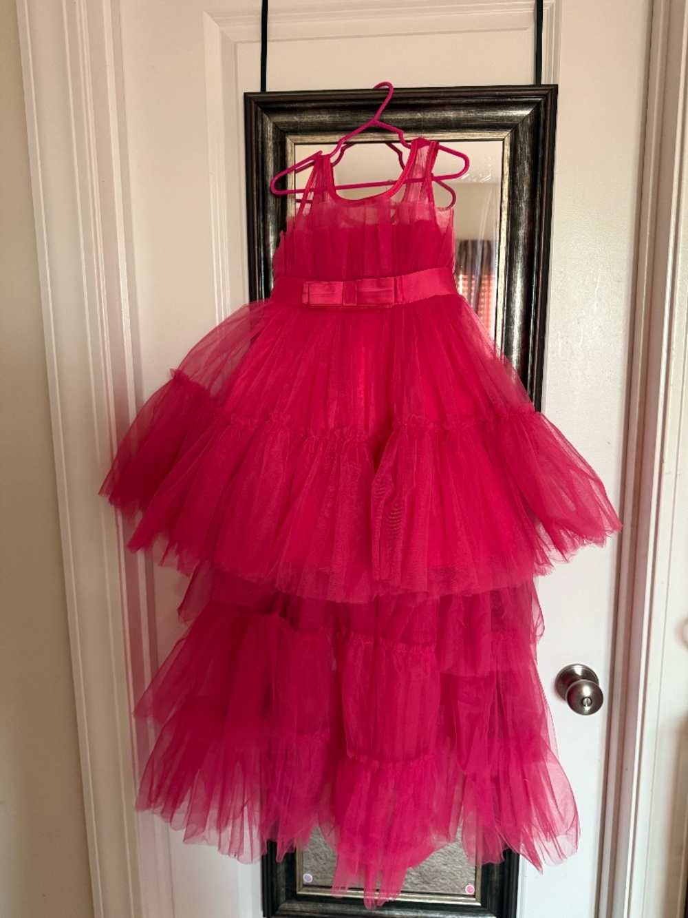 Little girls hot Pink dress size 4Y. Like new, worn once